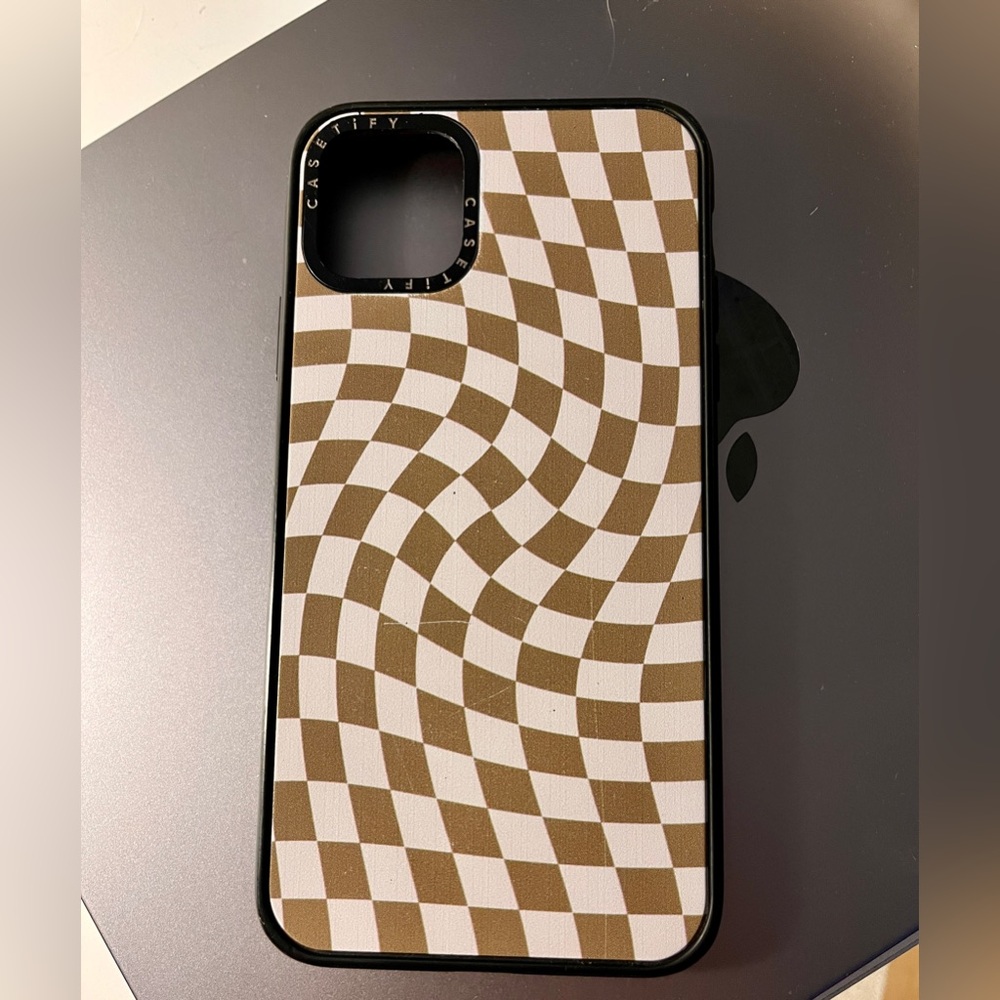CASETIFY GREEN/WHITE CHECKERED iPHONE 11 PRO MAX CASE - Picture 5 of 6